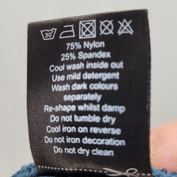 Balance Athletica Aura Sports Bra Size medium - Picture 8 of 8